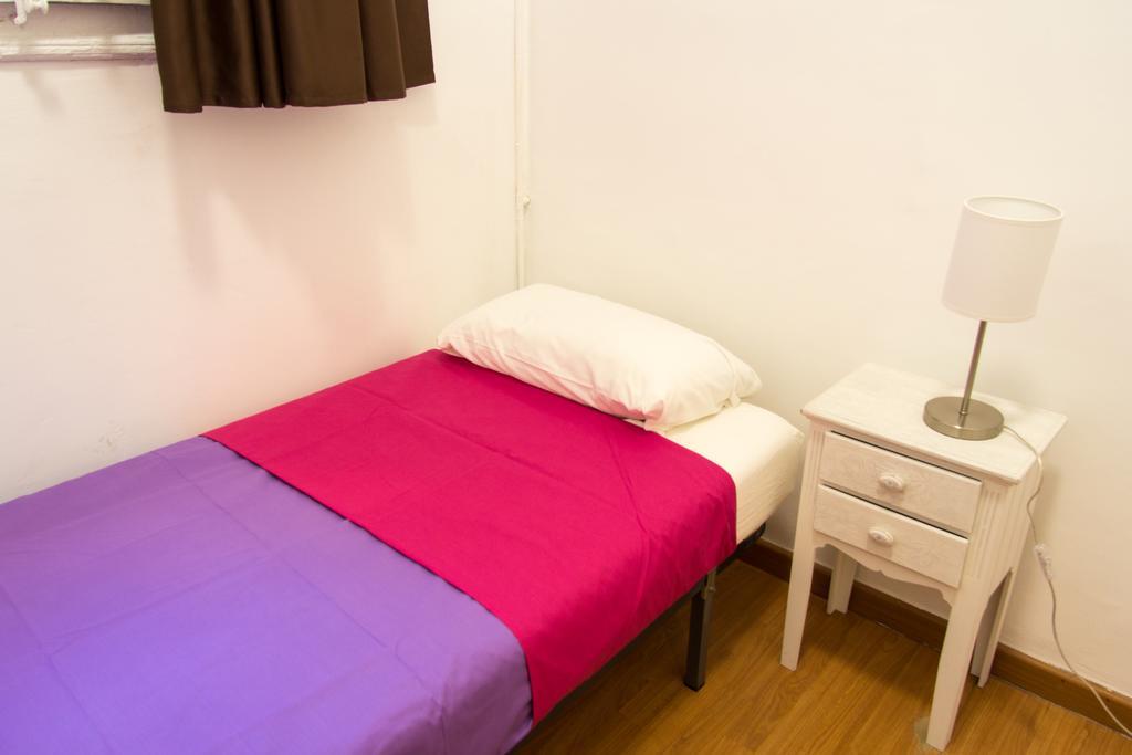 Hostal Mimi Las Ramblas Barcelona Exterior photo