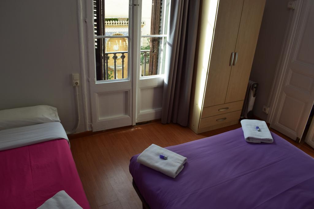Hostal Mimi Las Ramblas Barcelona Exterior photo