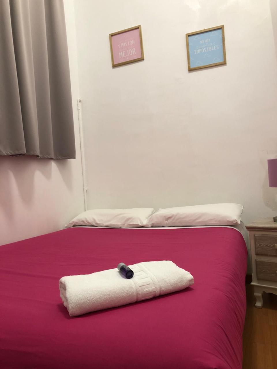 Hostal Mimi Las Ramblas Barcelona Exterior photo