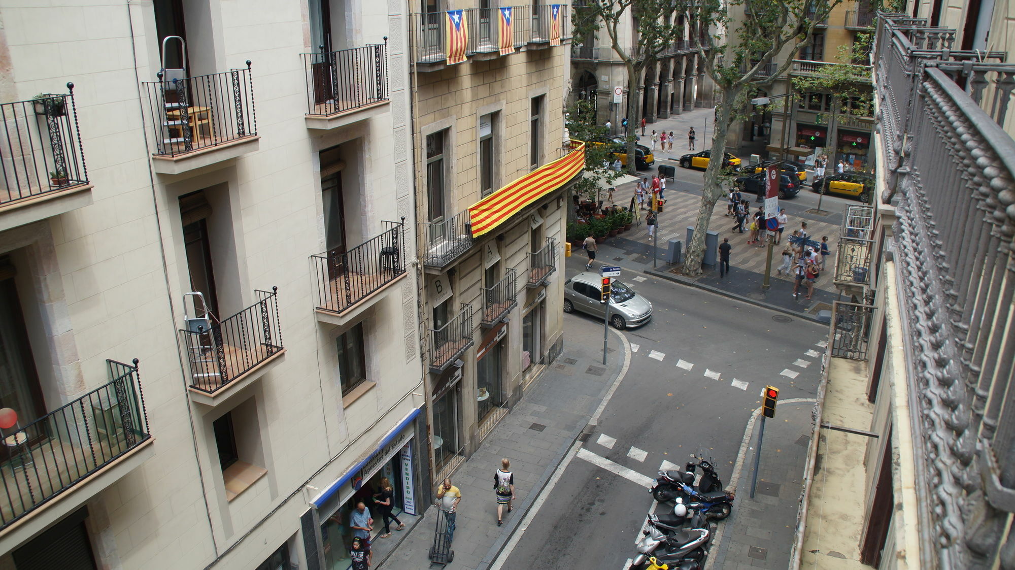 Hostal Mimi Las Ramblas Barcelona Exterior photo