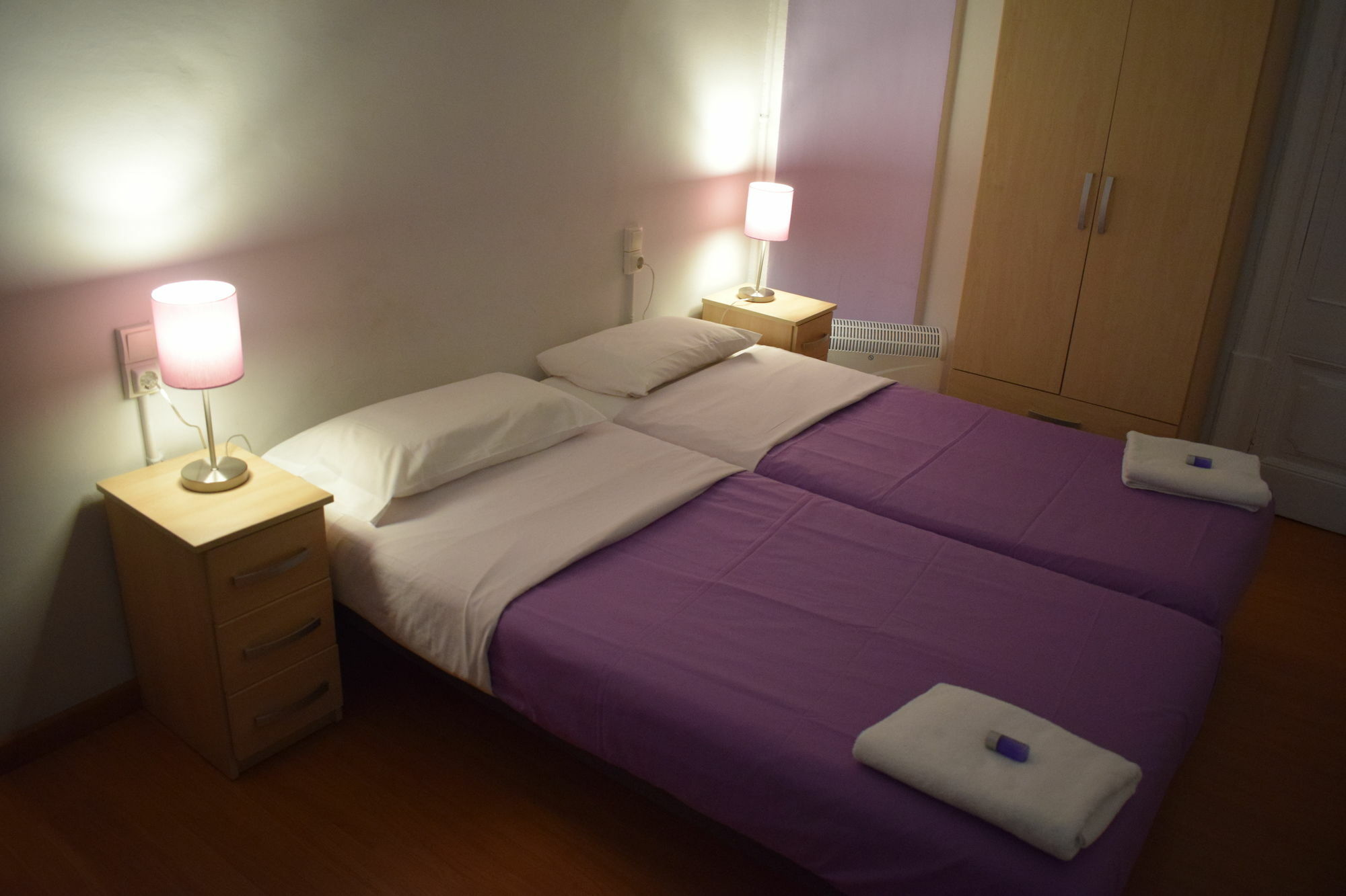 Hostal Mimi Las Ramblas Barcelona Exterior photo