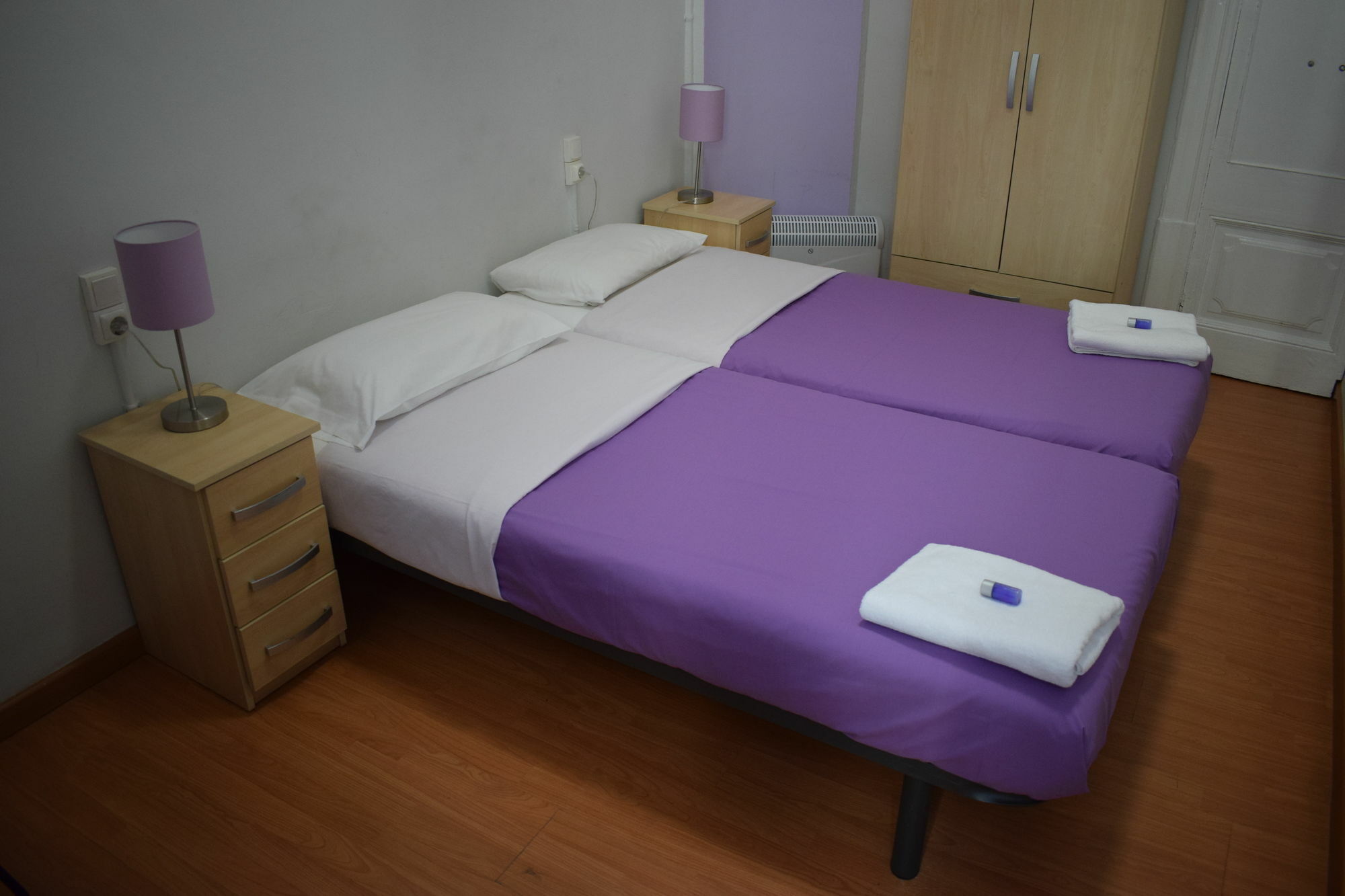 Hostal Mimi Las Ramblas Barcelona Exterior photo